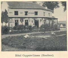 Een van de oudste foto's van Hôtel-café-restaurant Cuypers-Linsen aan de Onderstestraat.